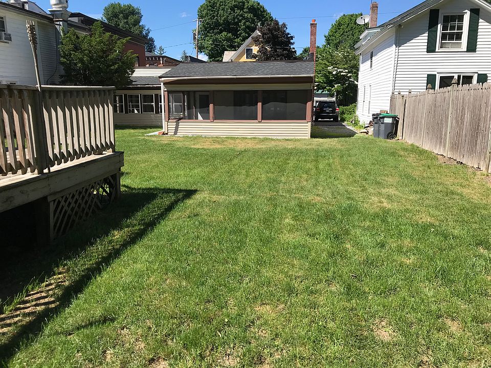 Private, sunny backyard!
