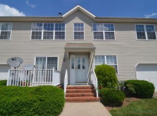 423 Bowler Ct, Piscataway, NJ 08854