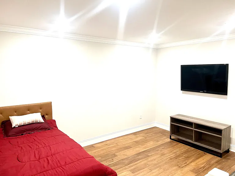 605 Charleston Dr — Photo 12