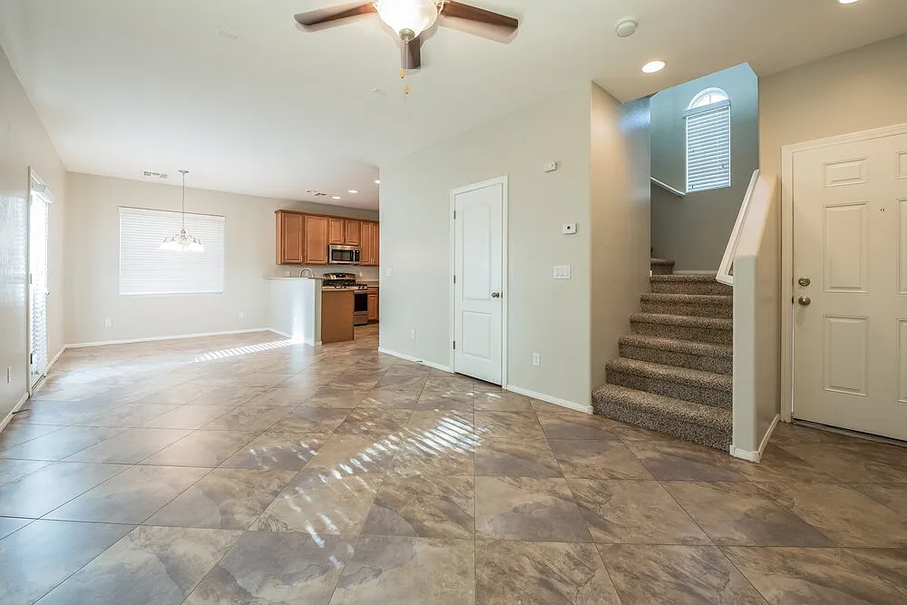 3 bed, 2.5 bath, 1479 sqft, $2,480 — Photo 2