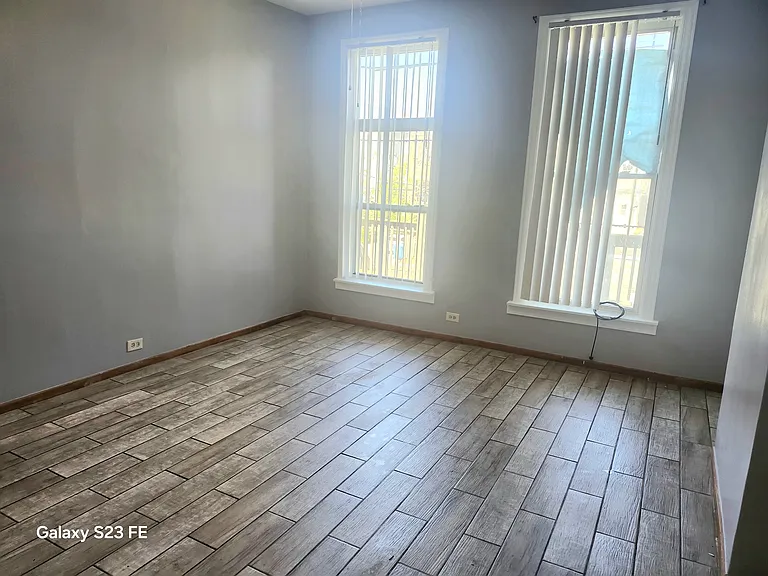 4733 S Indiana Ave #B — Photo 10