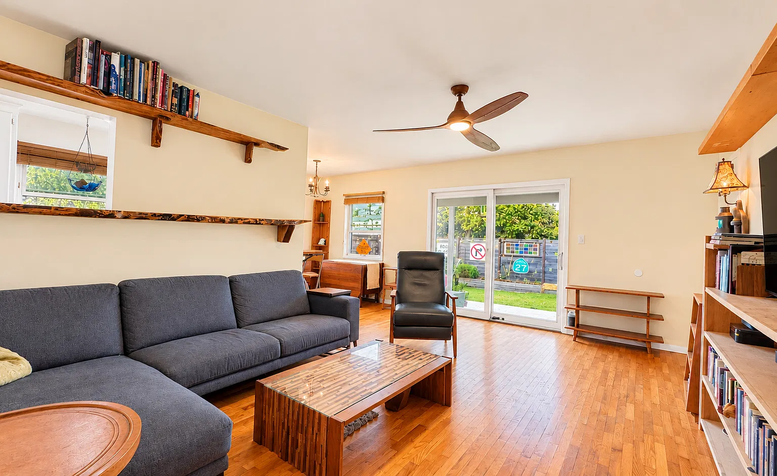 2 bed, 827 sqft, $7,500 — Photo 3