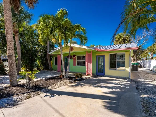 90 Wilhelm Dr, Englewood, FL 34223