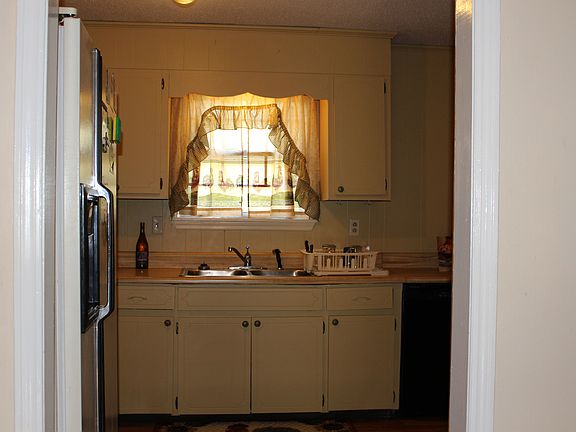 5th image of 400 Heritage Hills Cir NE