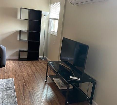 2nd image of 2829 Thornridge Dr Unit B