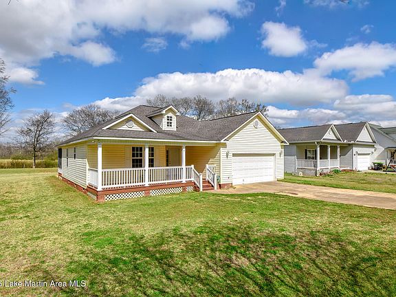 3rd image of 1495 Brooks Rd