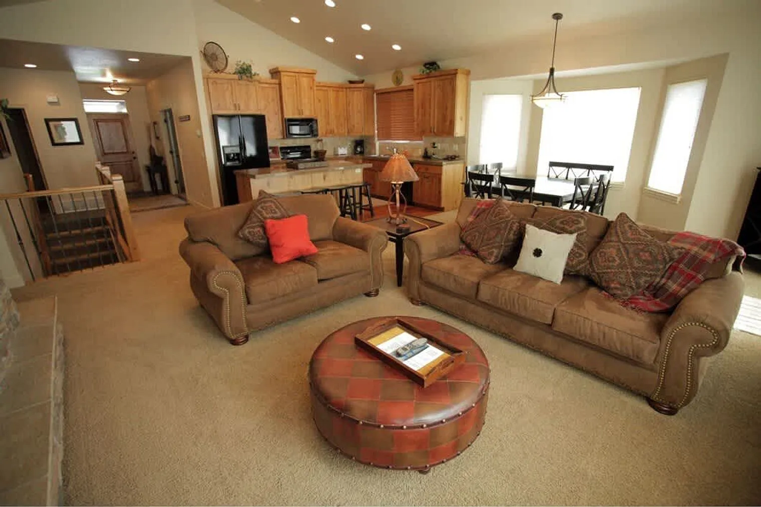 5 bed, 3.0 bath, 2798 sqft, $7,991 — Photo 1