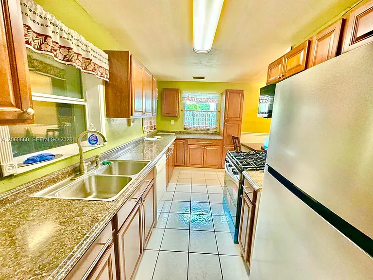 5755 Winfield Blvd — Photo 6