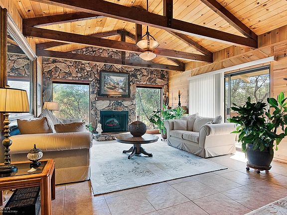 4th image of 16061 Woodlake Ct