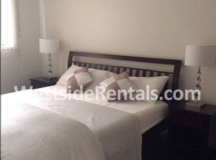 151 S Doheny Dr, Beverly Hills, CA 90211