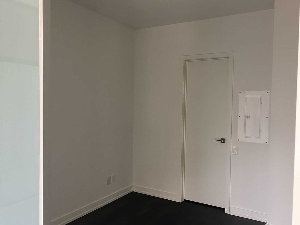 2nd image of 28 Wellesley St S #203
