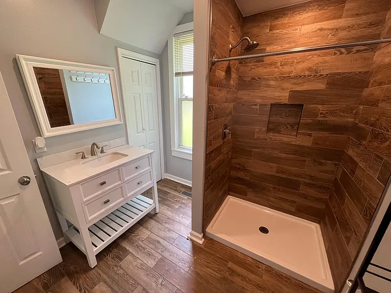 119 Henderson St — Photo 14