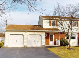 207 Mount Sinai Coram Rd, Coram, NY 11727