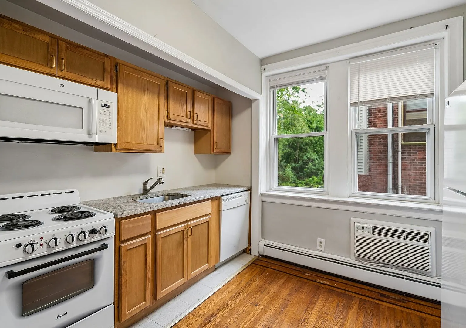 4537 Osage Avenue — Photo 3