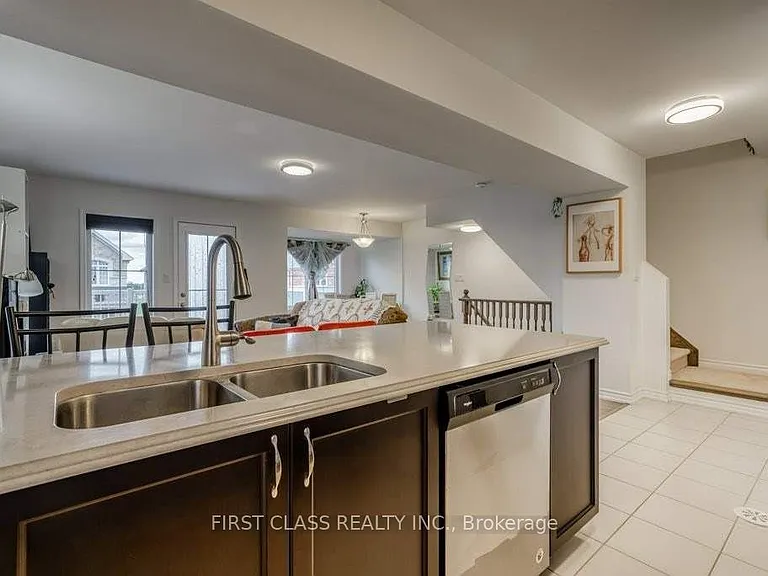 629 Laking Ter — Photo 18