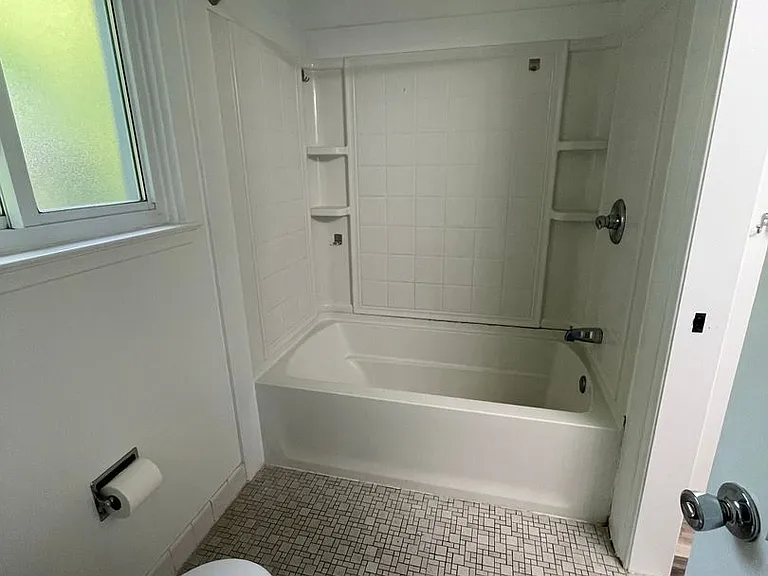 2163 Yorktown Dr — Photo 30