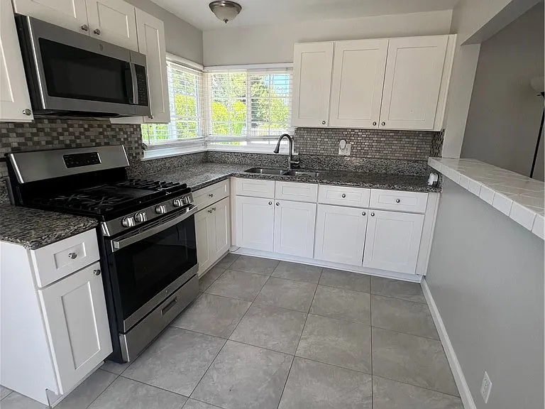 317 Terry Ln — Photo 6