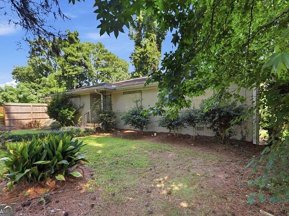 3rd image of 1846 Shamrock Dr