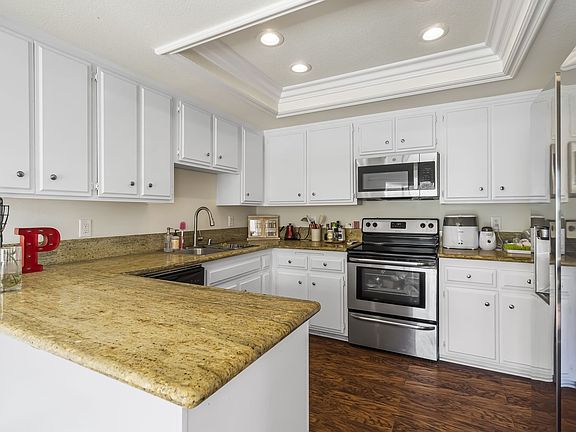 3rd image of 616 Kumquat Way