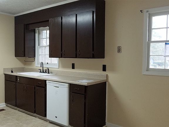 4th image of 65-504 Turner St