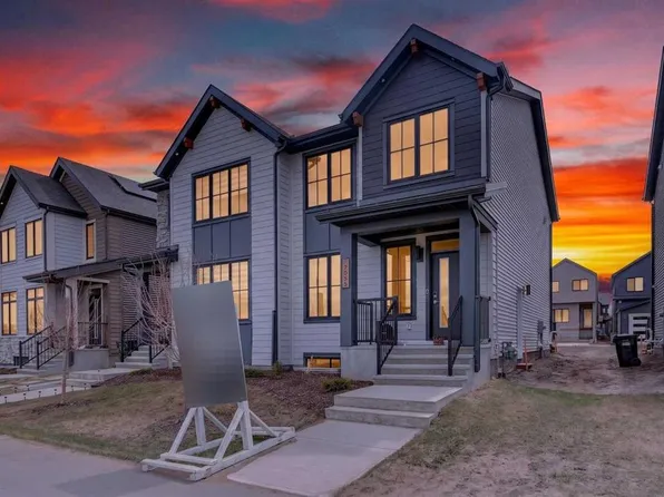 7055 NW Rangeview Ave SE, Calgary, AB T3S 0R1