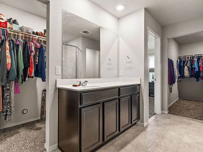 3600 Fountain View Dr — Photo 2