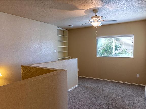 3rd image of 114 Lone Star Ave