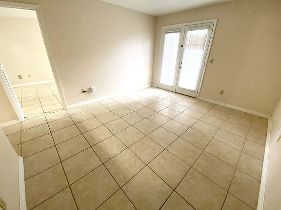 2nd image of 2550 N Alafaya Trl APT 6200