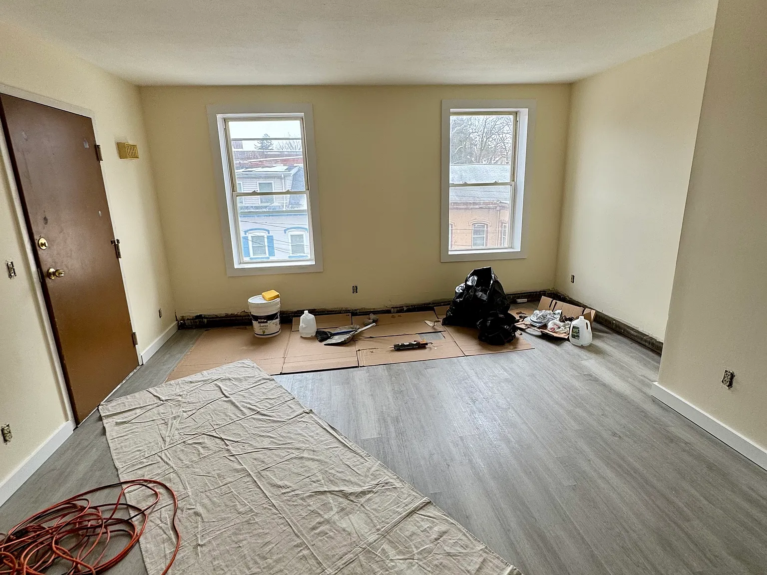3 bed, 950 sqft, $1,725 — Photo 3