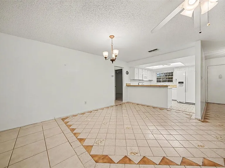 5033 Loyola Ln — Photo 9