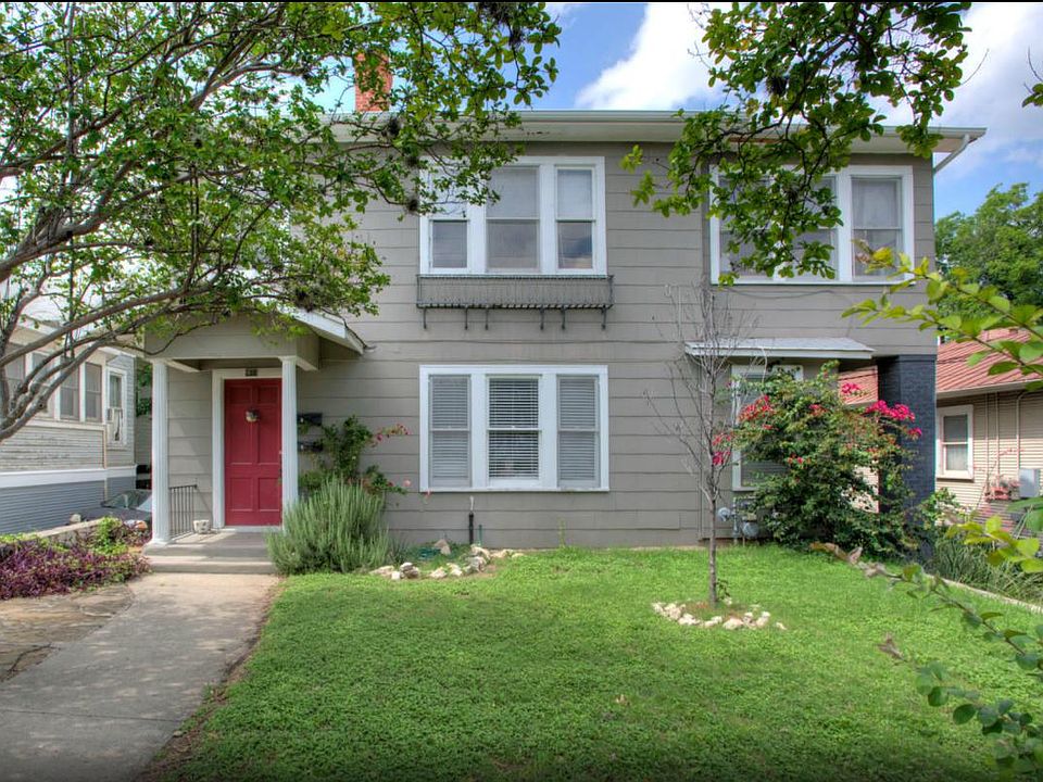 1st image of 215 E Magnolia Ave