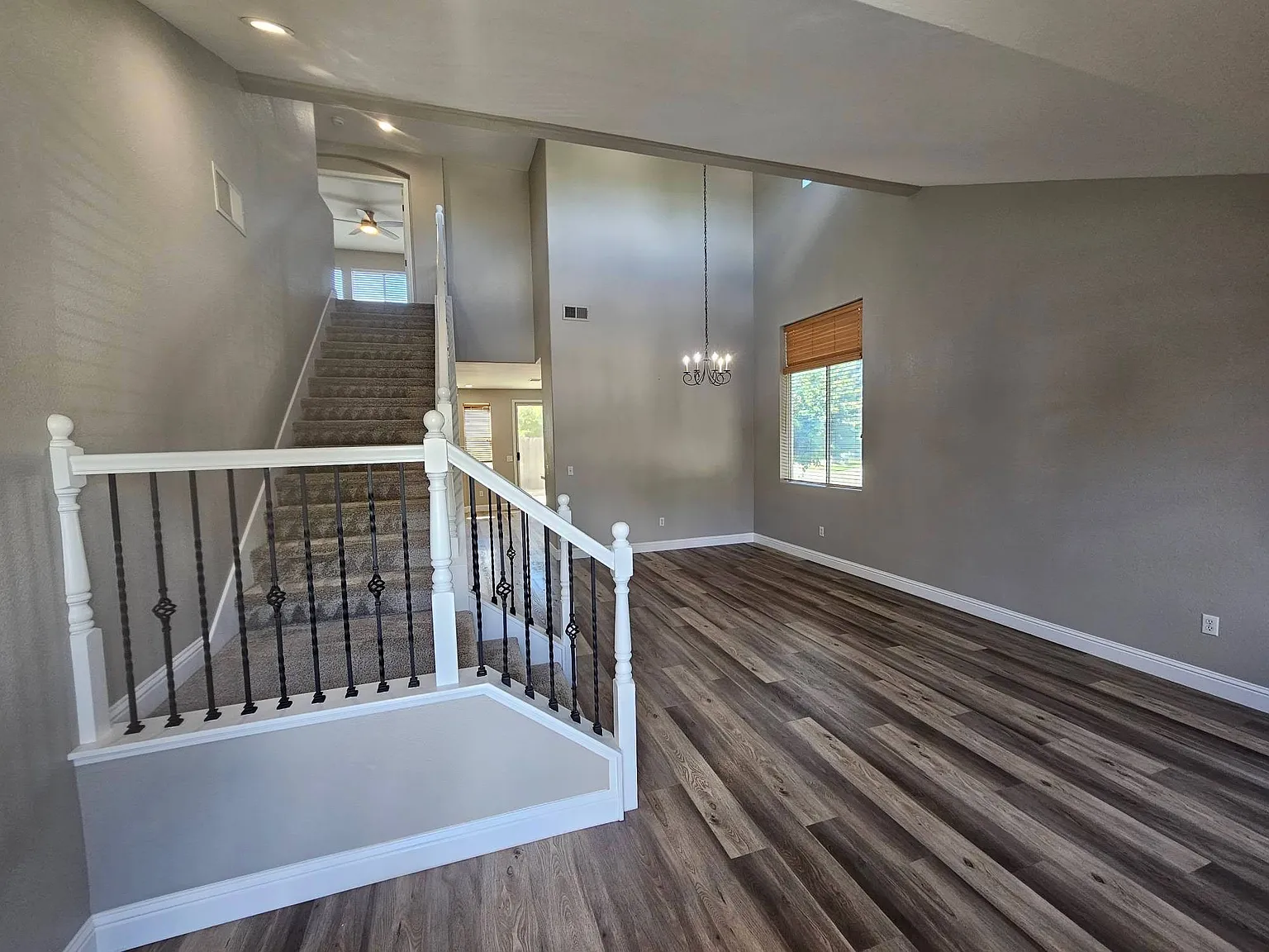 4 bed, 2022 sqft, $3,100 — Photo 3