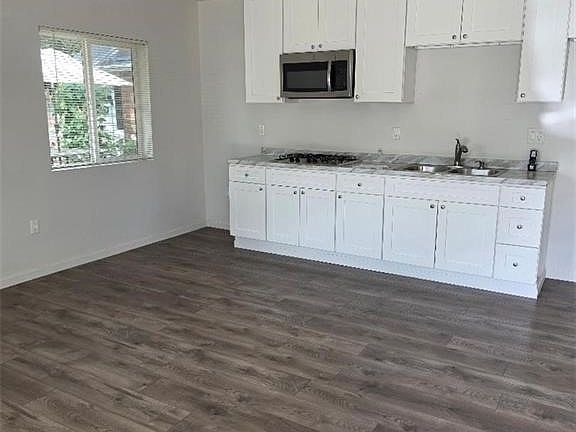 5th image of 8371 Capistrano Ave