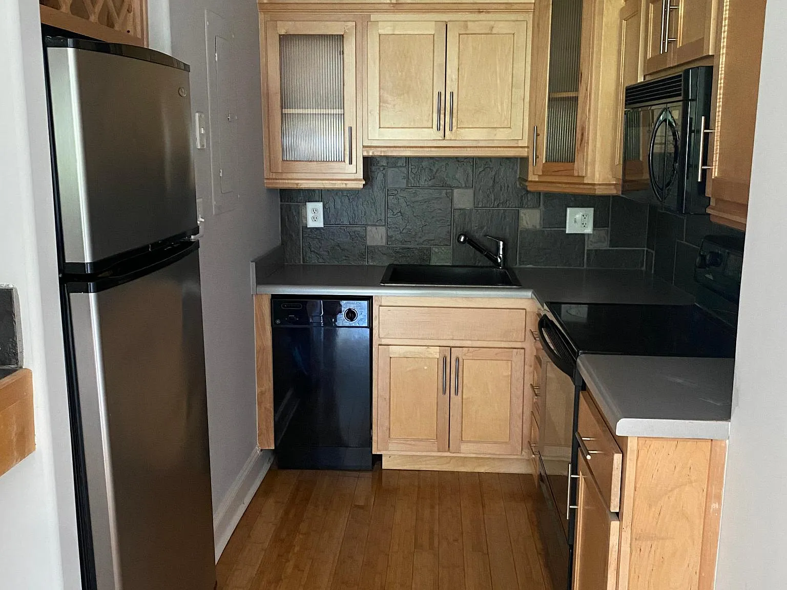 Studio, 525 sqft, $1,200 — Photo 4