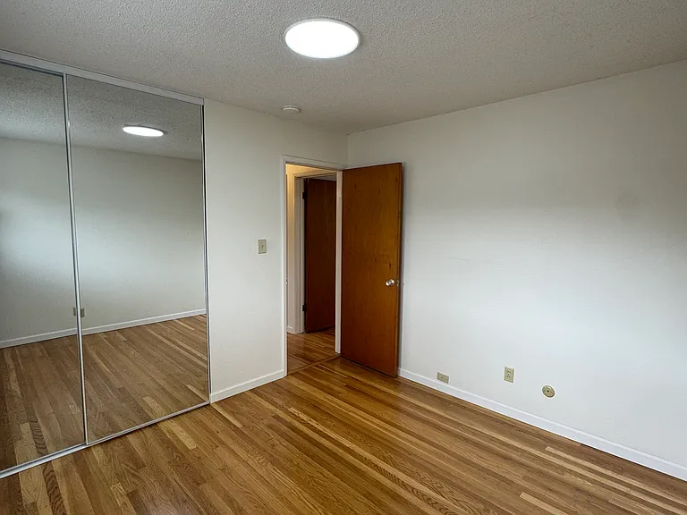2127 McGee Ave #G — Photo 9