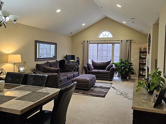 4th image of 7422 Lacy Dr #9
