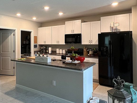 4th image of 10206 Miracle Mile Dr