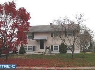 18 Elmont Rd, Hamilton, NJ 08610