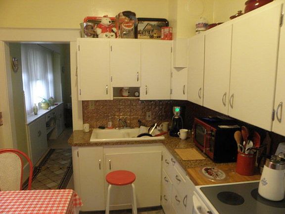 4th image of 208 S 6th St