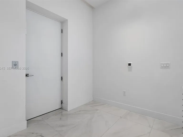 3750 Yacht Club Dr #Townhouse 5 — Photo 10