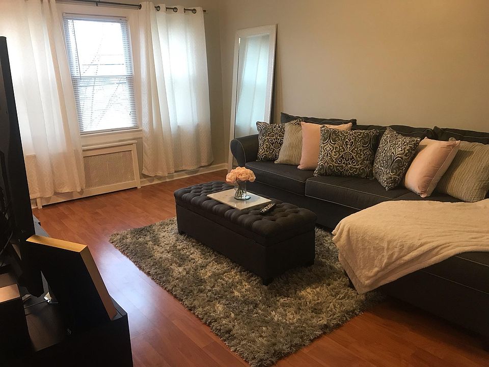 Living Room 15 X 12
