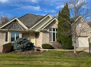 19 Lochbrook Ln, Inverness, IL 60010