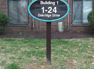 8 Oakridge Dr, Langhorne, PA 19047