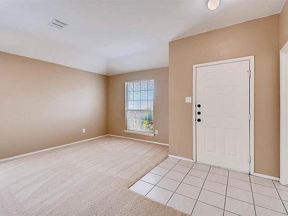 3rd image of 1031 Cove Hollow Dr