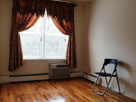4th image of 13405 Dahlia Ave APT 2D