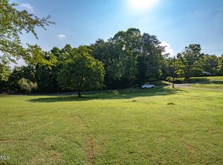 2203 Roseberry Rd, Mascot, TN 37806