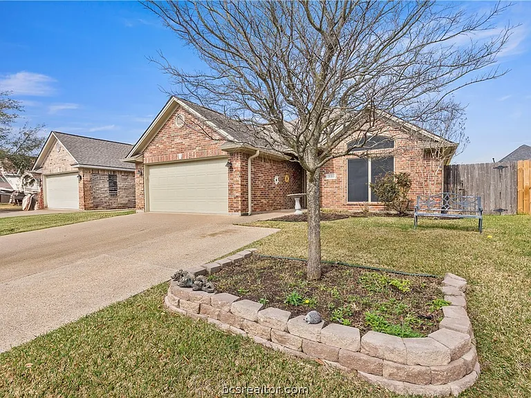 931 Turtle Dove Trl — Photo 2