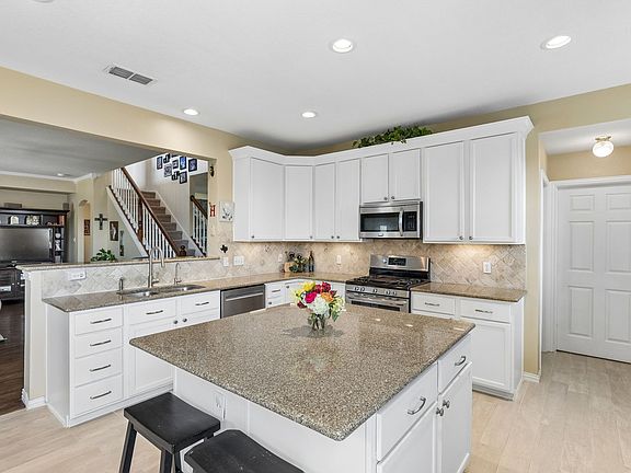5th image of 8410 Lexington Ct