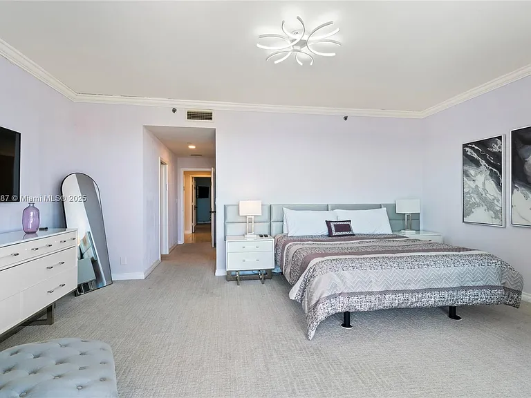 19133 Fisher Island Dr #19133 — Photo 46