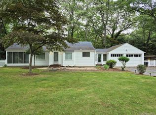 (Undisclosed Address), Miller Place, NY 11764